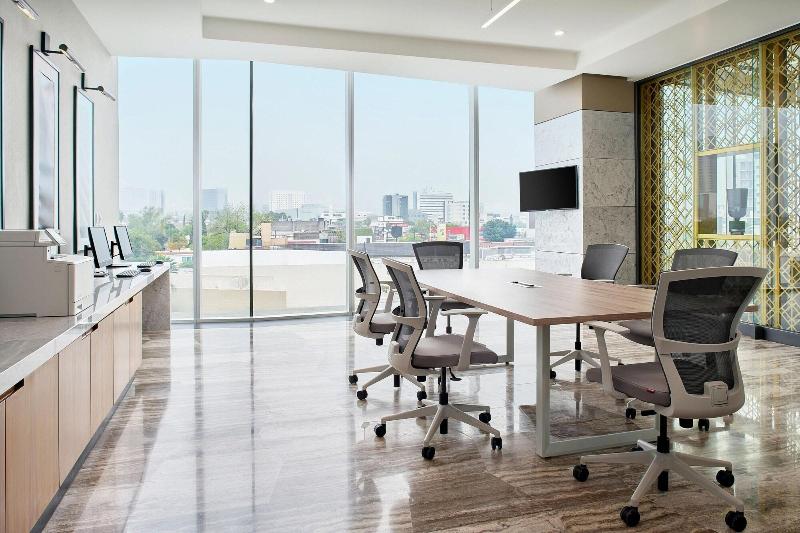 ホテル The Westin Monterrey Valle