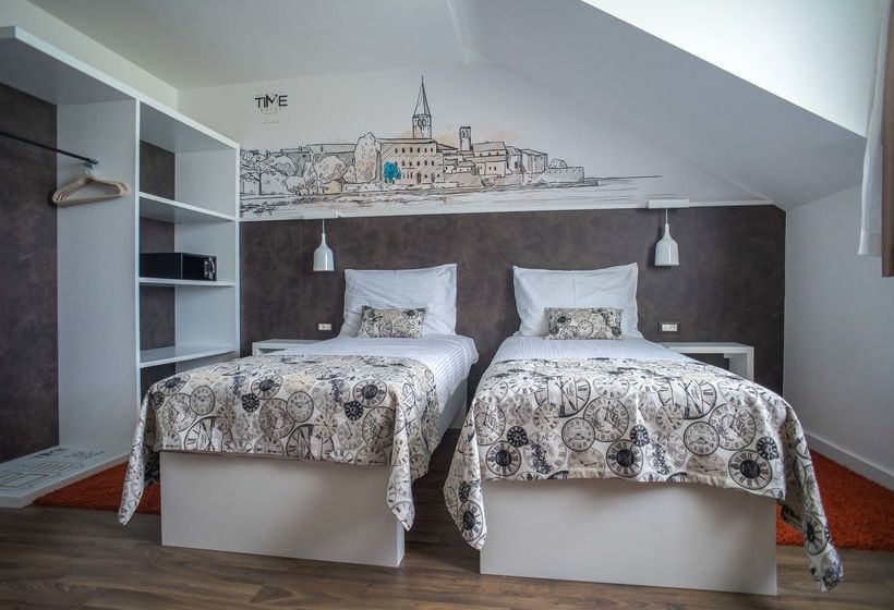 בית מלון כפרי Time