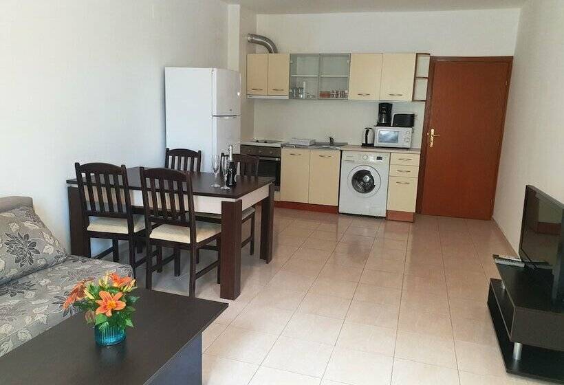 Lazur Holiday Apartments