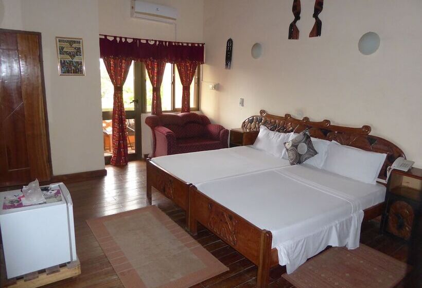 پانسیون Almond Tree Guest House