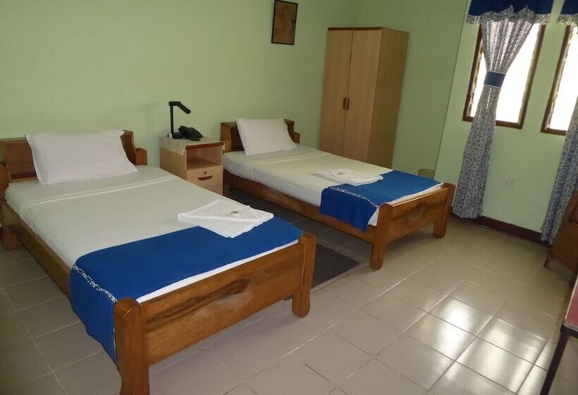 پانسیون Almond Tree Guest House