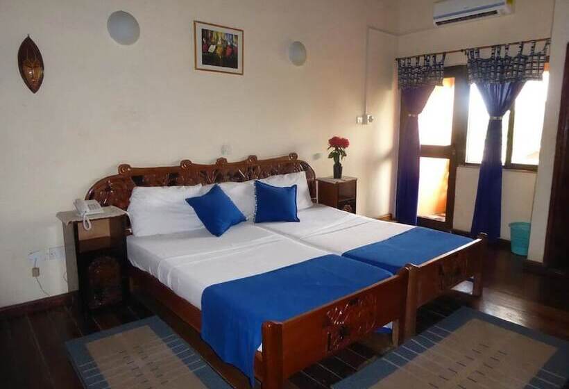 پانسیون Almond Tree Guest House