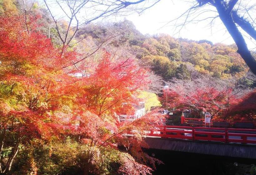 فندق 猿投温泉金泉閣