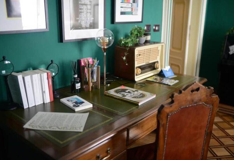 Villa Erre  Literary B&b