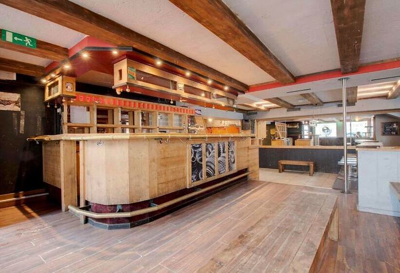 تختخواب و صبحانه De La Poste