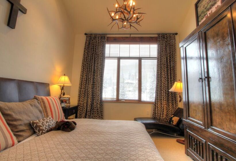 Gore Creek Place Condominiums