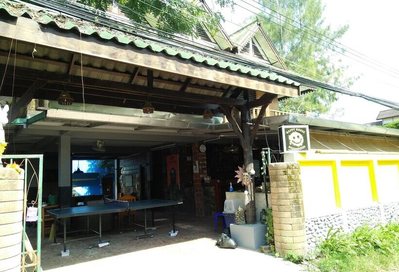 Happy House Backpacker   Hostel