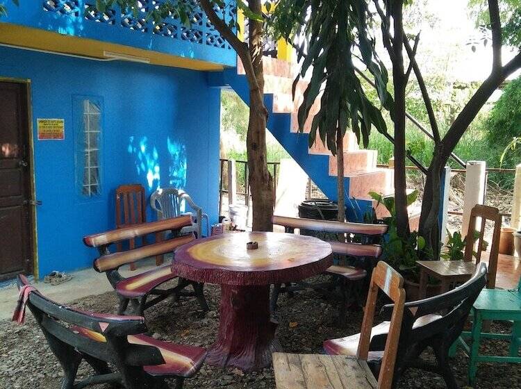 Happy House Backpacker   Hostel