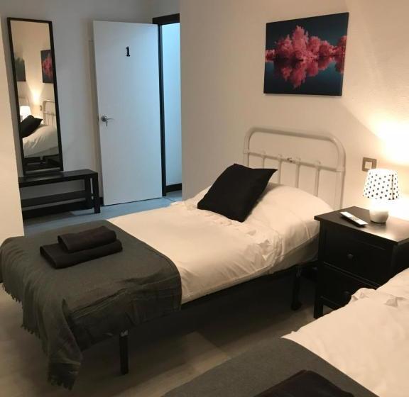 مسافرخانه Alojamiento El Cantal