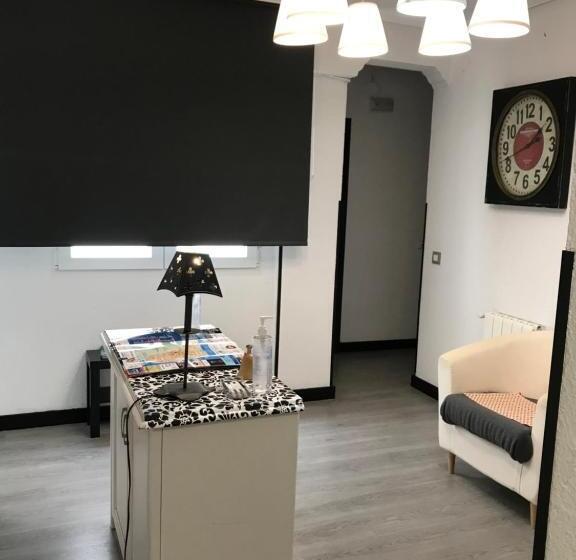 مسافرخانه Alojamiento El Cantal