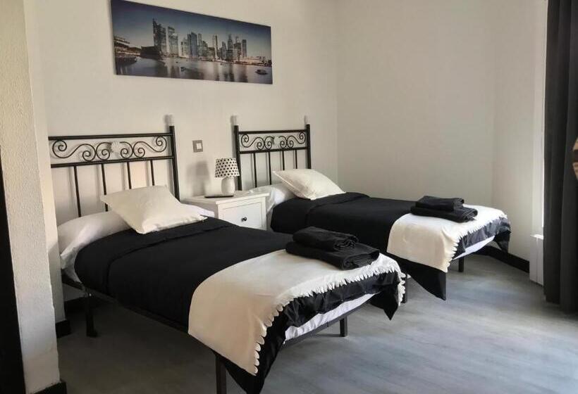 مسافرخانه Alojamiento El Cantal