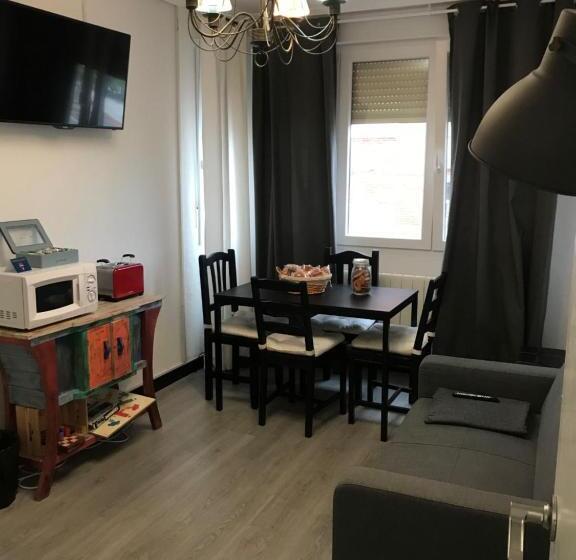 مسافرخانه Alojamiento El Cantal