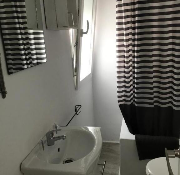 مسافرخانه Alojamiento El Cantal