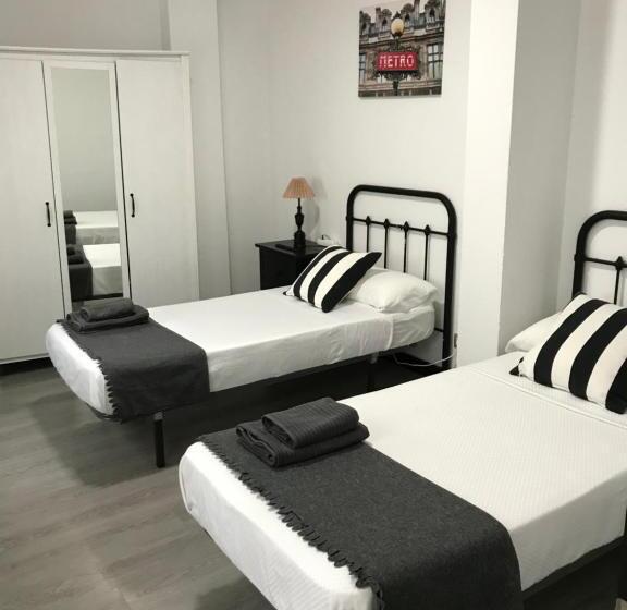 مسافرخانه Alojamiento El Cantal