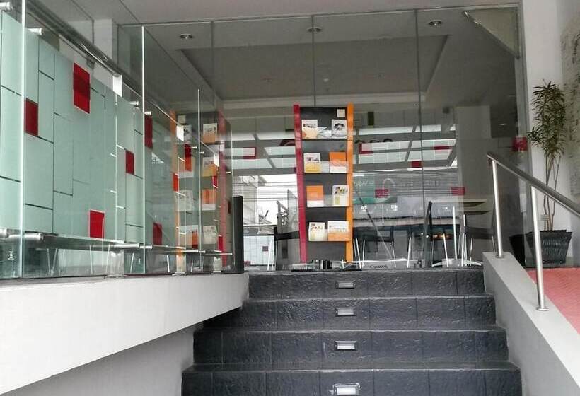 Amaris Hotel Panglima Polim 2