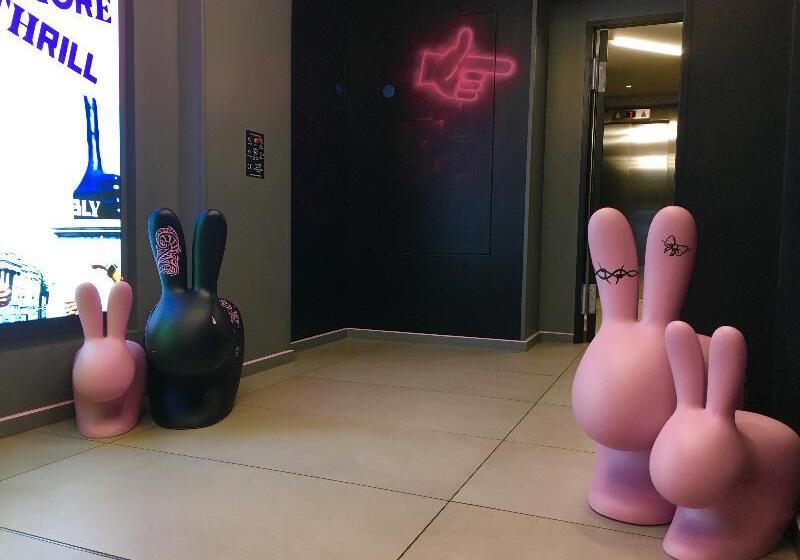 هتل Assembly Leicester Square