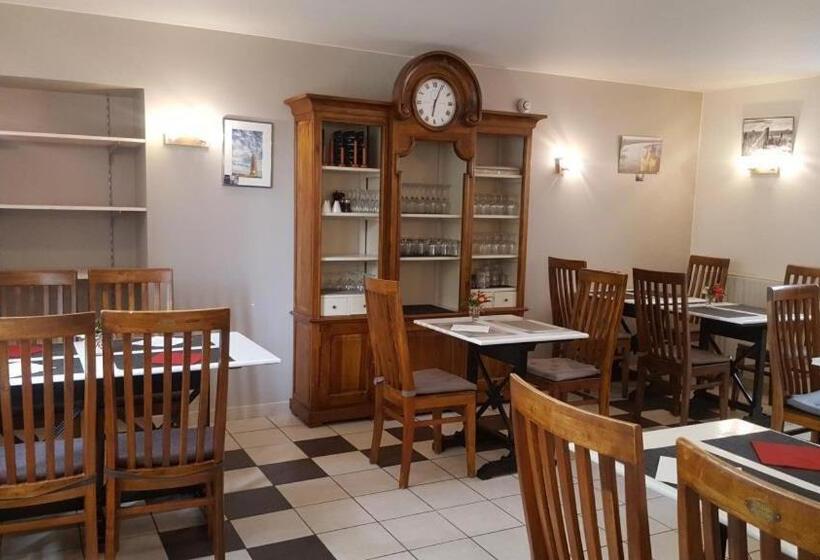 בית מלון כפרי Logis Auberge De Carolles