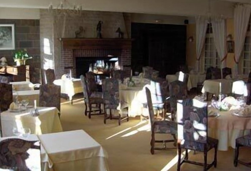 Отель Logis Hôtel & Restaurant Auberge De La Forêt