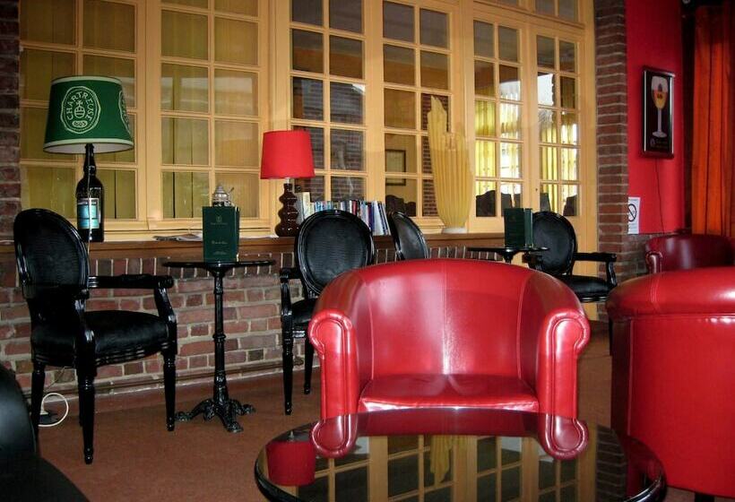 Отель Logis Hôtel & Restaurant Auberge De La Forêt