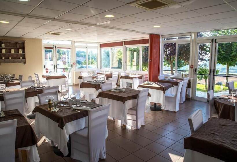 Отель Logis Hôtel Auberge Du Pastel Hôtel 3 étoiles Et Restaurant