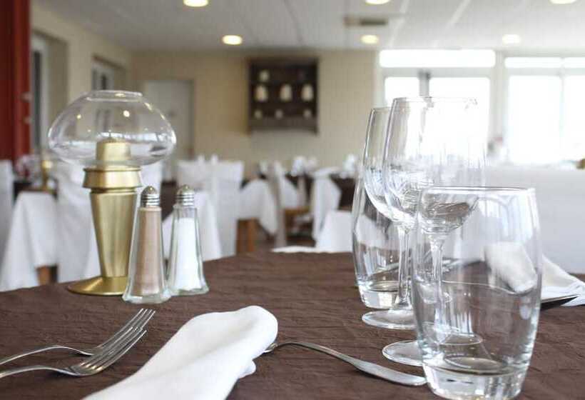 Отель Logis Hôtel Auberge Du Pastel Hôtel 3 étoiles Et Restaurant