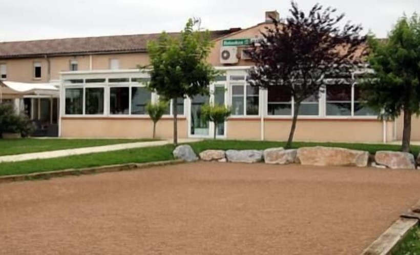 Отель Logis Hôtel Auberge Du Pastel Hôtel 3 étoiles Et Restaurant