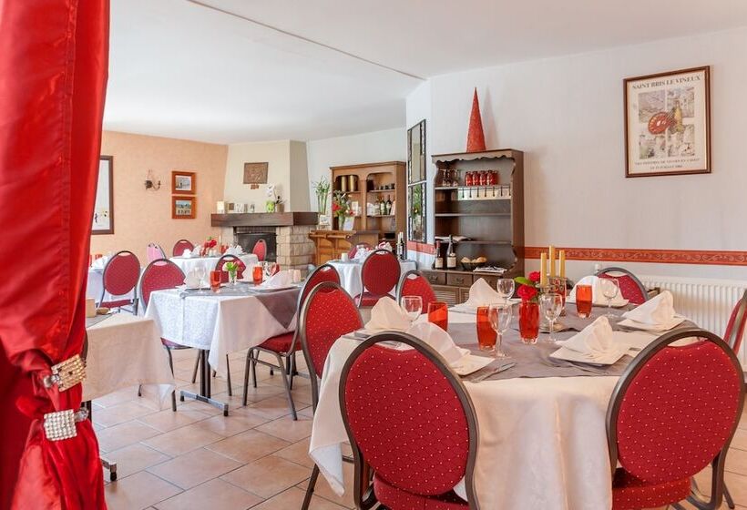 ホテル Logis Auberge Le Petit Pont