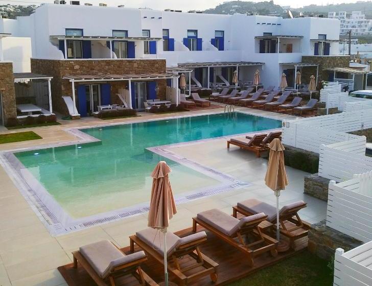 Отель Blue, White And Grey Suites