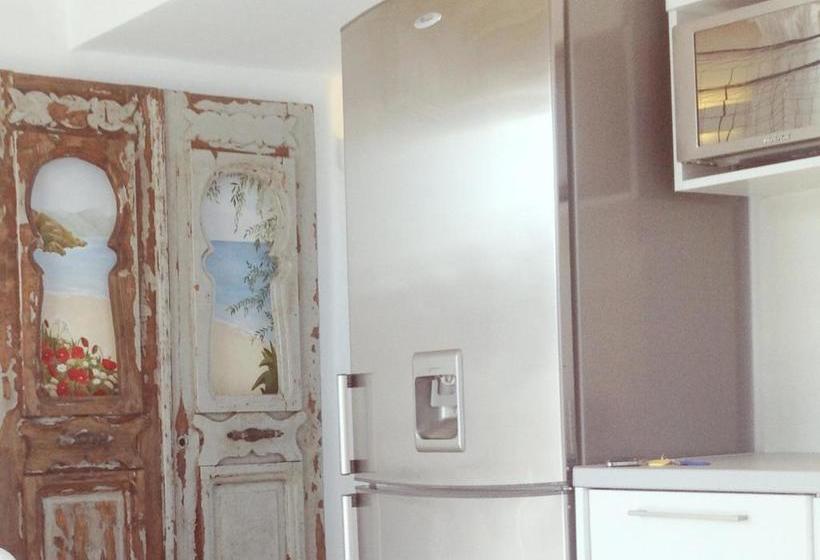 Отель Blue, White And Grey Suites