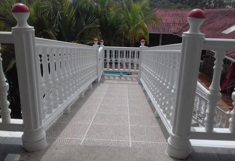 هتل Campestre La Toscana