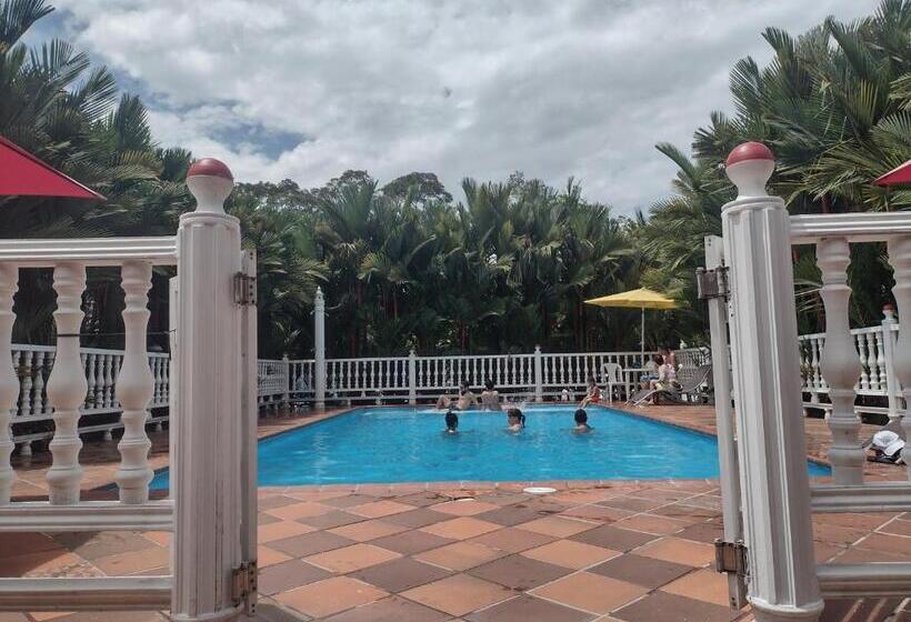 Отель Campestre La Toscana