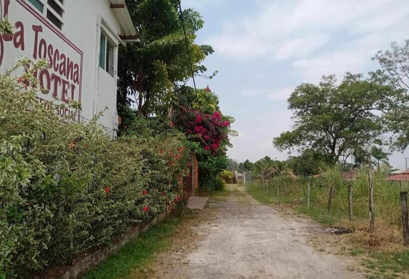 Отель Campestre La Toscana