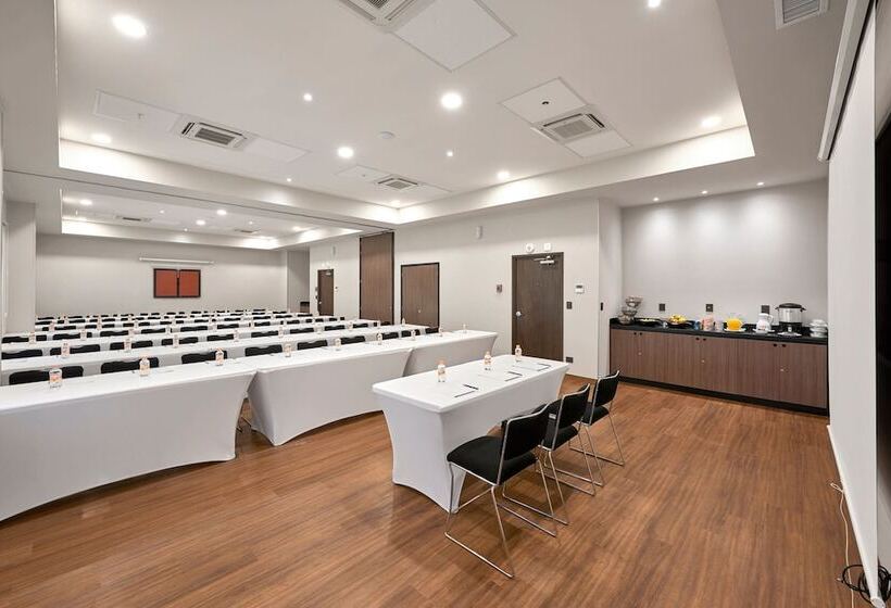 בית מלון כפרי City Express Plus By Marriott Cancun Aeropuerto Riviera