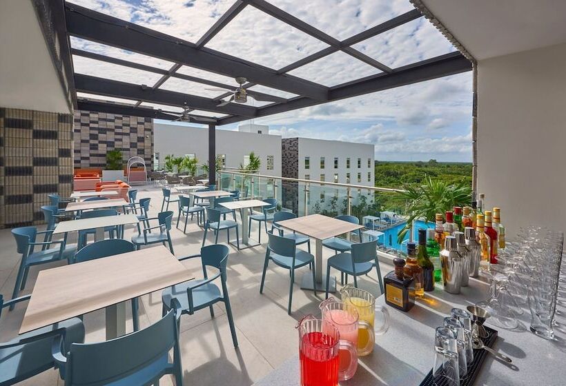 בית מלון כפרי City Express Plus By Marriott Cancun Aeropuerto Riviera