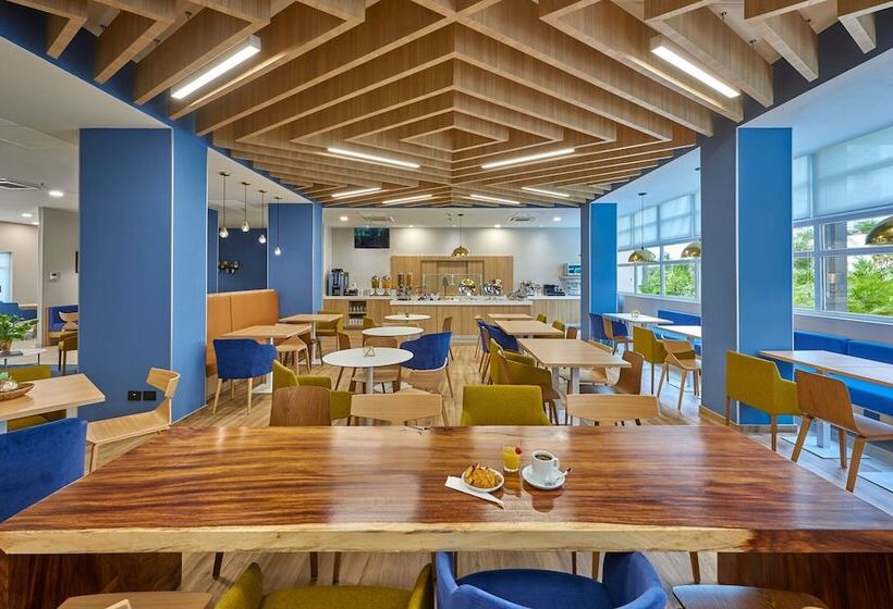 בית מלון כפרי City Express Plus By Marriott Cancun Aeropuerto Riviera