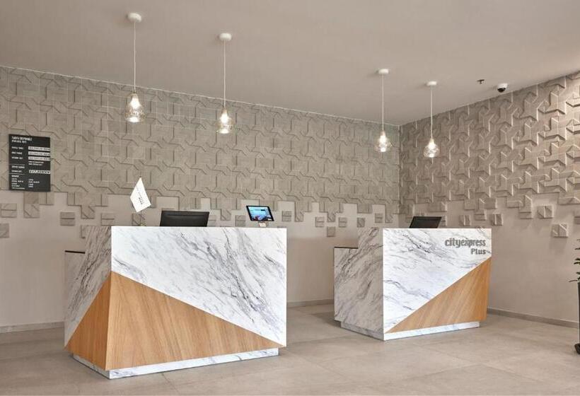 בית מלון כפרי City Express Plus By Marriott Cancun Aeropuerto Riviera