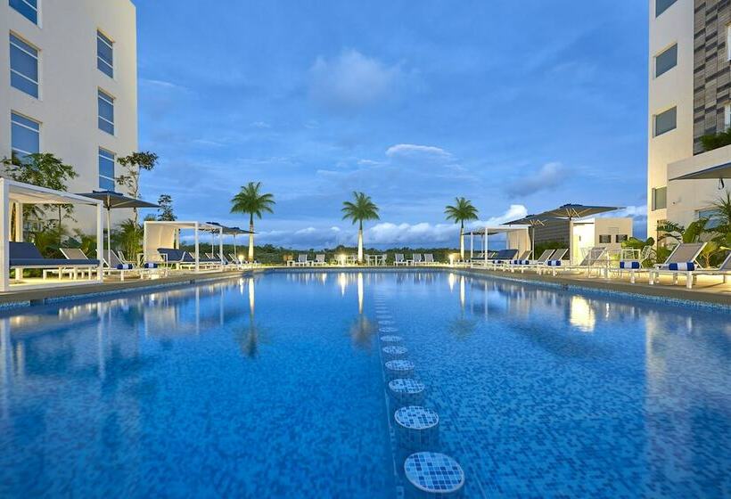 בית מלון כפרי City Express Plus By Marriott Cancun Aeropuerto Riviera