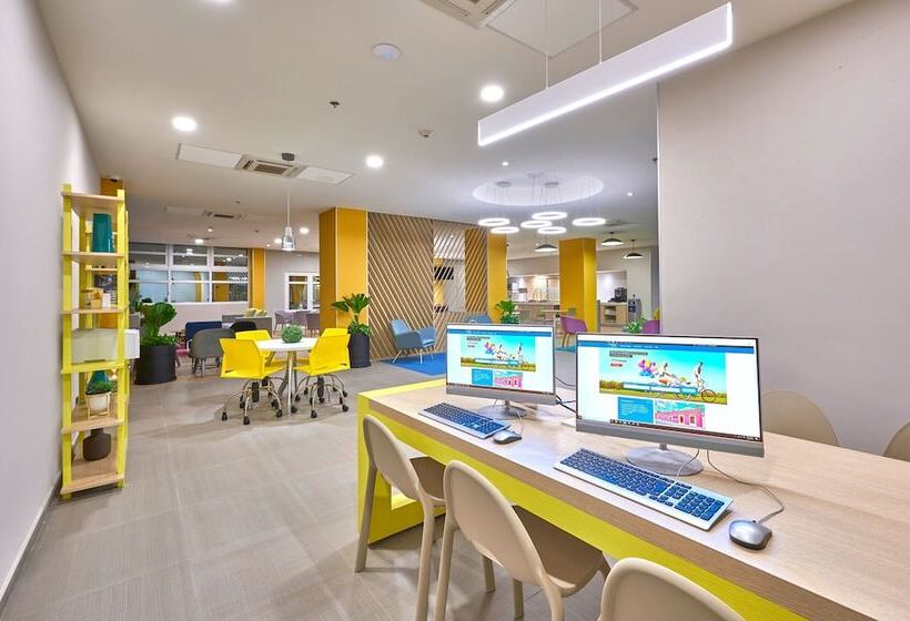 בית מלון כפרי City Express Suites By Marriott Cancún Aeropuerto