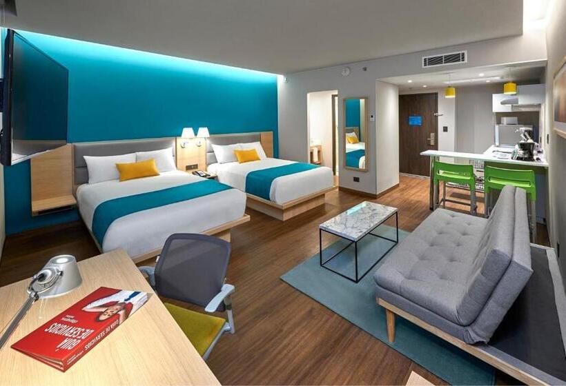 בית מלון כפרי City Express Suites By Marriott Cancún Aeropuerto