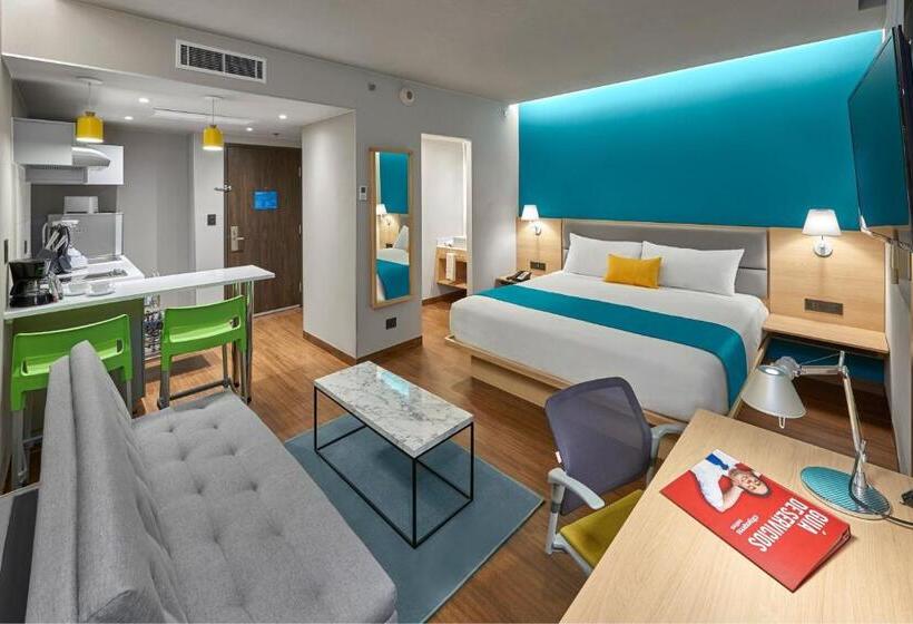 בית מלון כפרי City Express Suites By Marriott Cancún Aeropuerto