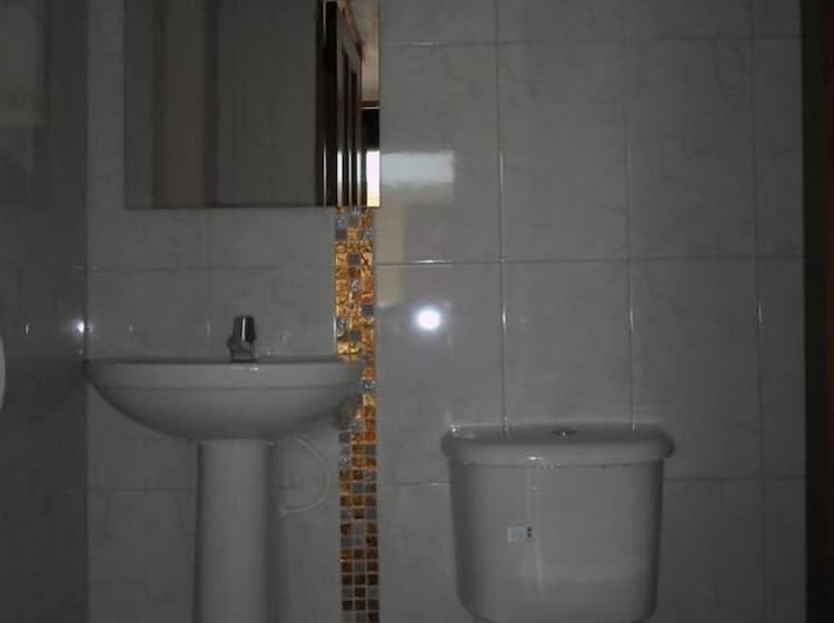 בית מלון כפרי Colonial Inn