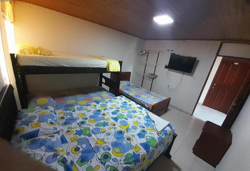 בית מלון כפרי Colonial Inn