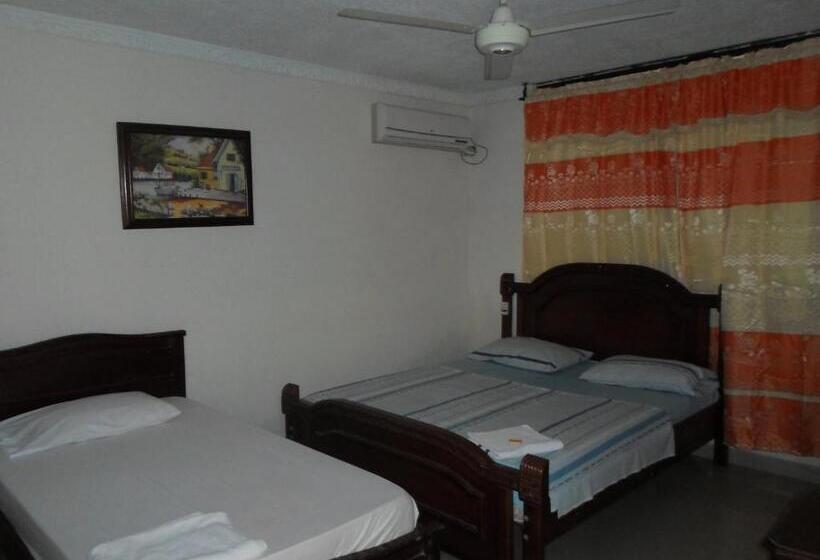 בית מלון כפרי Colonial Inn