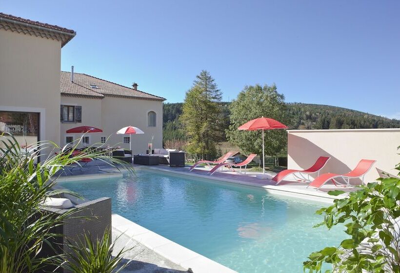 호텔 Logis Hôtel Des Sapins