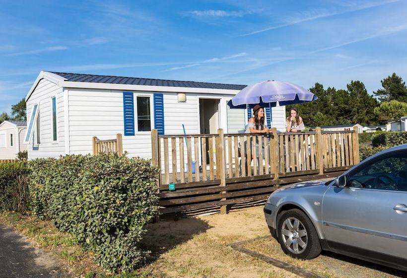 Отель Domaine Résidentiel De Plein Air Odalys Etang De Besse