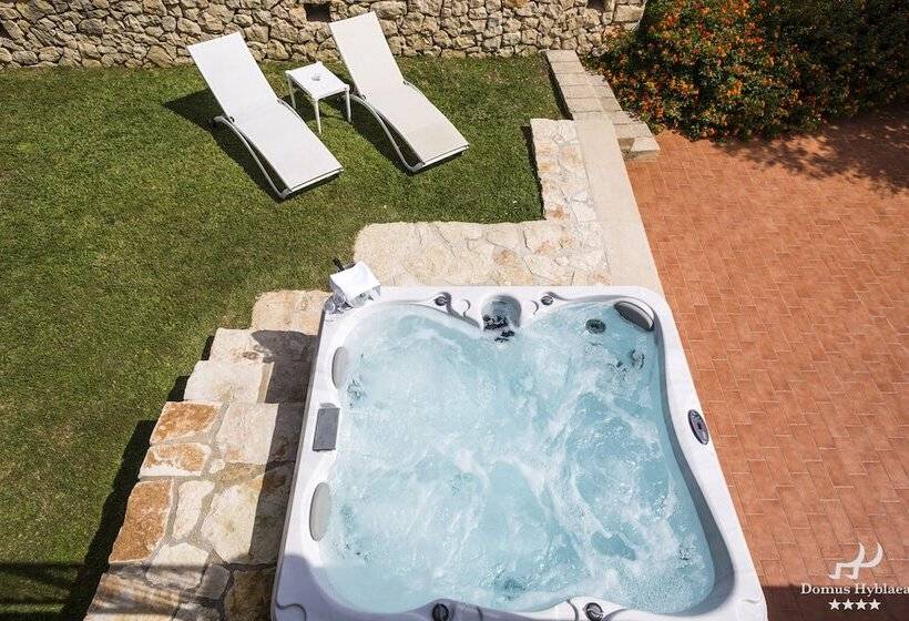 هتل Domus Hyblaea Resort