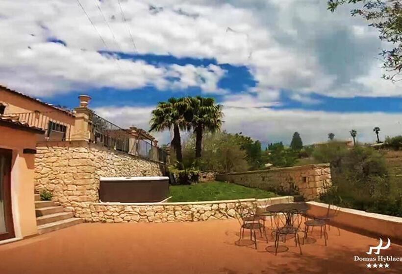 Отель Domus Hyblaea Resort