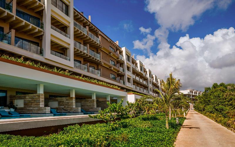 هتل Estudio Playa Mujeres – All Inclusive