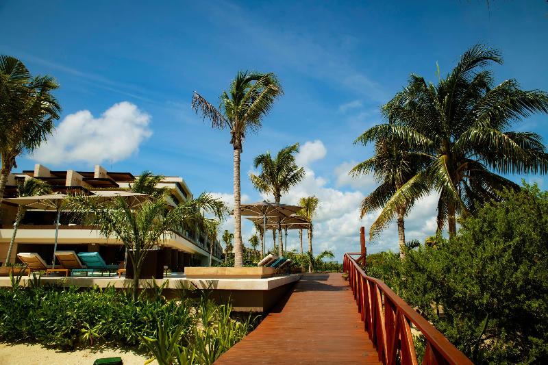 هتل Estudio Playa Mujeres – All Inclusive