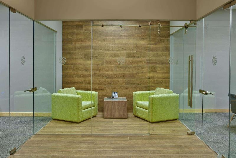 Отель Galeria Plaza Irapuato